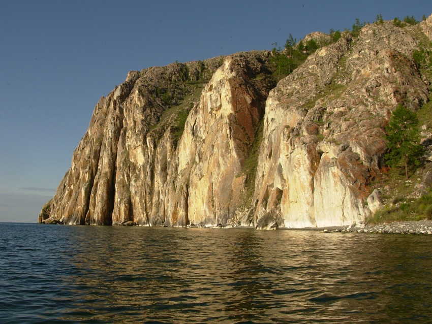 5 Мраморный утес Саган-Заба с древними наскальными рисунками Байдарочный поход от Ольхона в Листвянку 2009